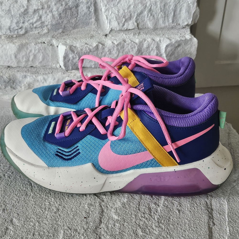 Nike zoom crossover basketball shoes big kids size 7 teal, pink, blue purple.